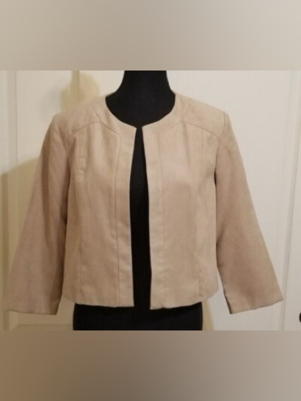 Jessica Howard Beige Collarless Blazer